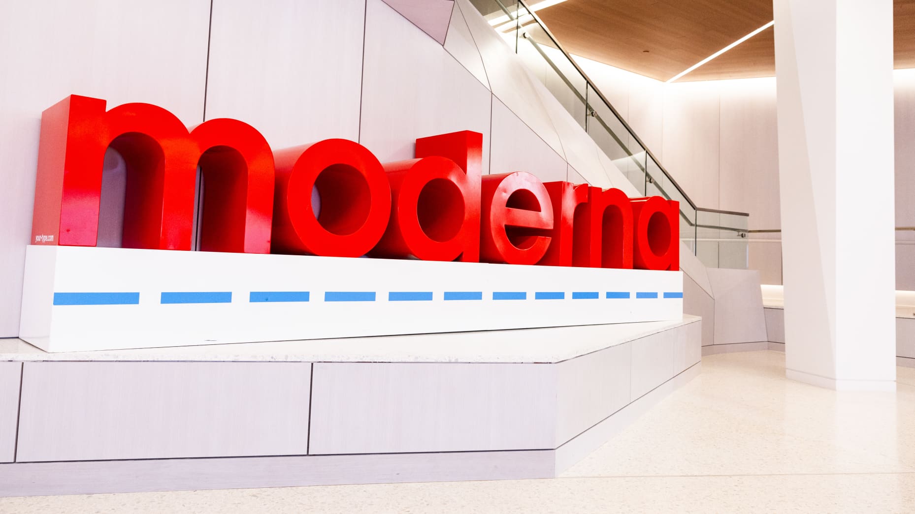 Moderna to Slash 10% of Global Workforce as Covid Shot Sales Slow and $1.5B in Savings Targeted by 2027